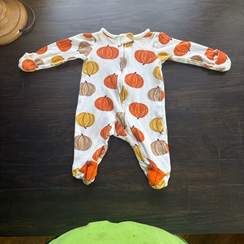 Cozy Pumpkin Print Kids Pajama Footies